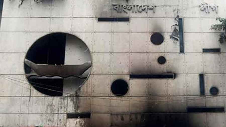 আনন্দ বাজারের প্রতিবেদন: চার মাসে আওয়ামী লীগের ৩৭০ কর্মী খুন